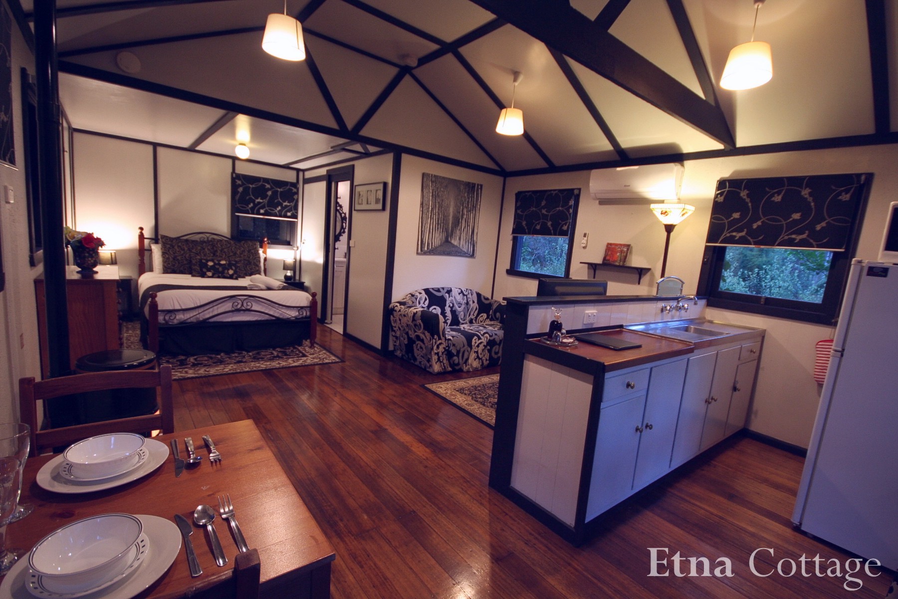 Etna Cottage -  Bedroom